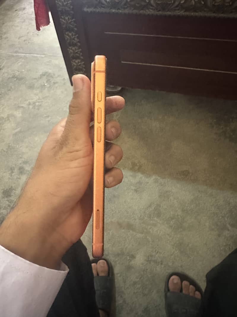 Apple iPhone 17 Pro Max 4