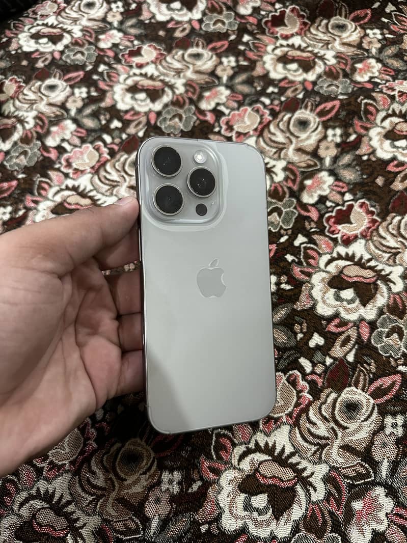 Apple iPhone 16 Pro 5