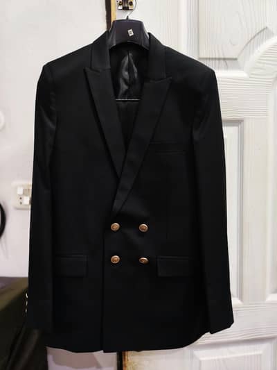 Brand New 2 Piece Men’s Formal Suit for Sale – Excellent Condition