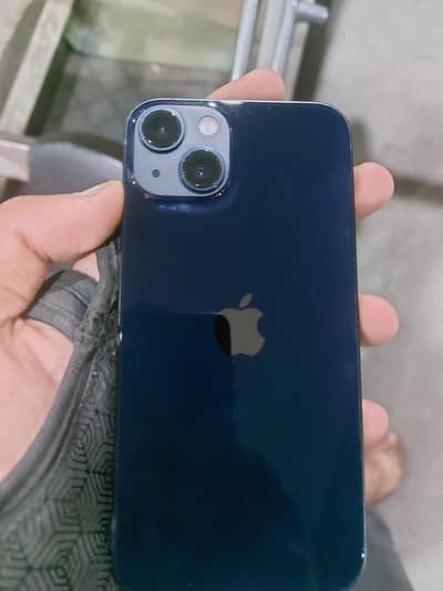 Apple iPhone 13