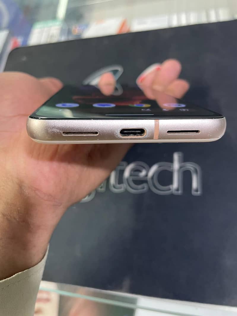 Google Pixel 8 1
