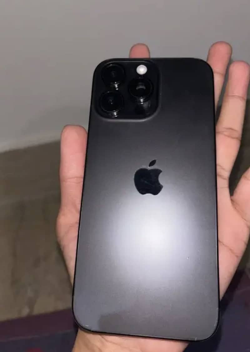 Apple iPhone 16 Pro Max 0
