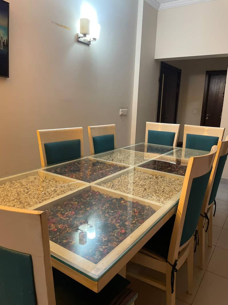 Dining Table with 8 chairs 0