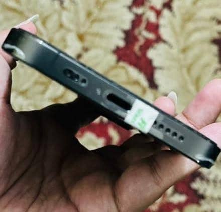 iPhone 12 pro 4