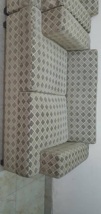6 Seat Sofa Set  Crown Design.
