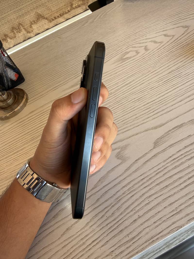 Apple iPhone 15 Pro Max 5