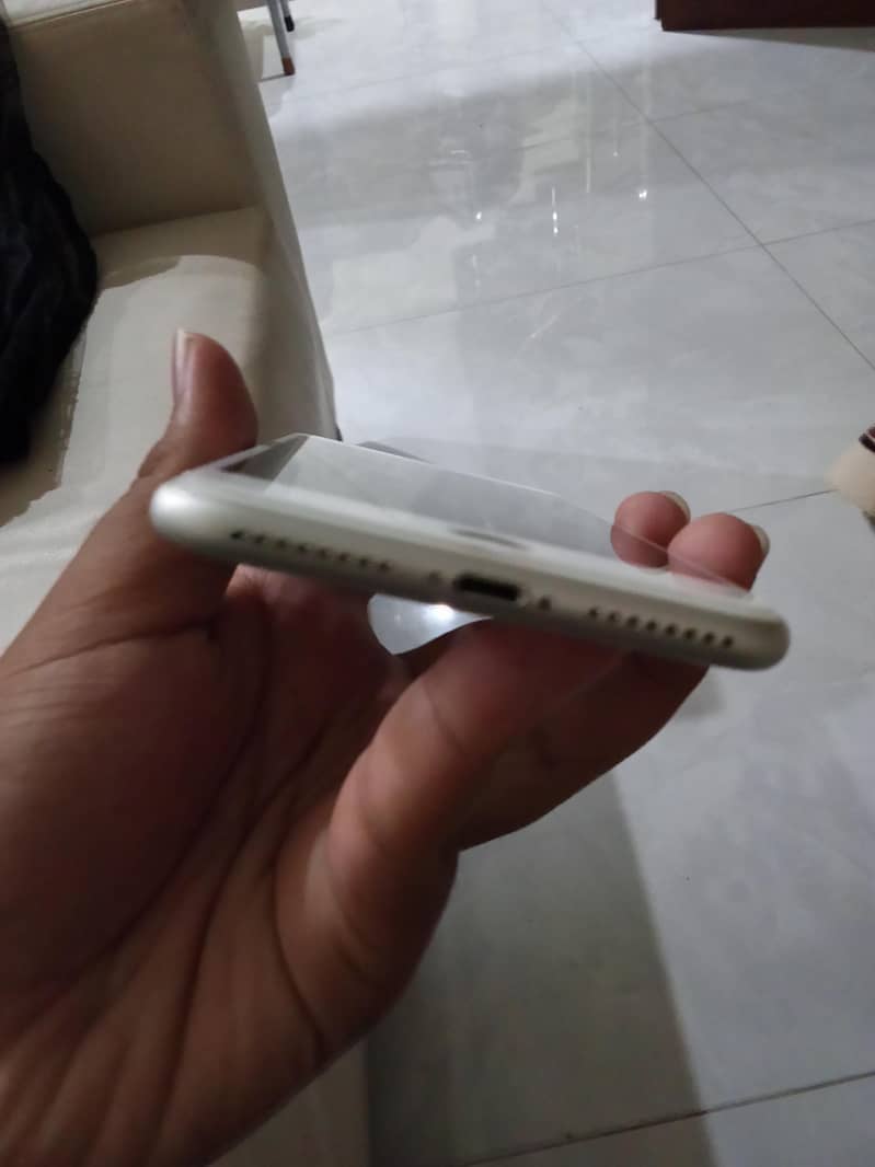 Apple iPhone 8 Plus 2