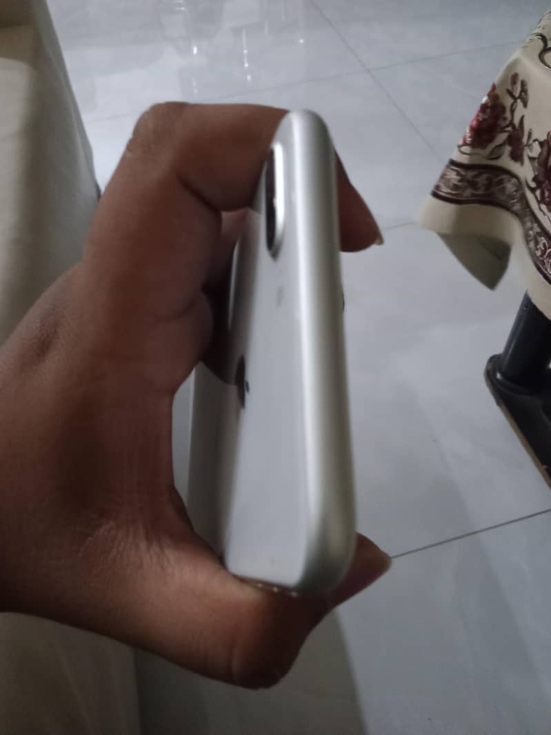 Apple iPhone 8 Plus 4