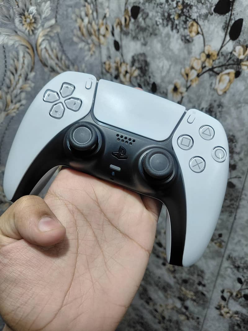 PlayStation 5 Controller 1