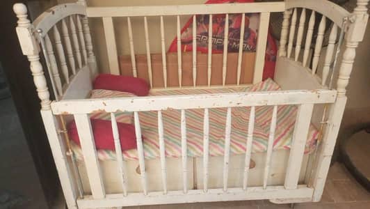 baby wooden cot