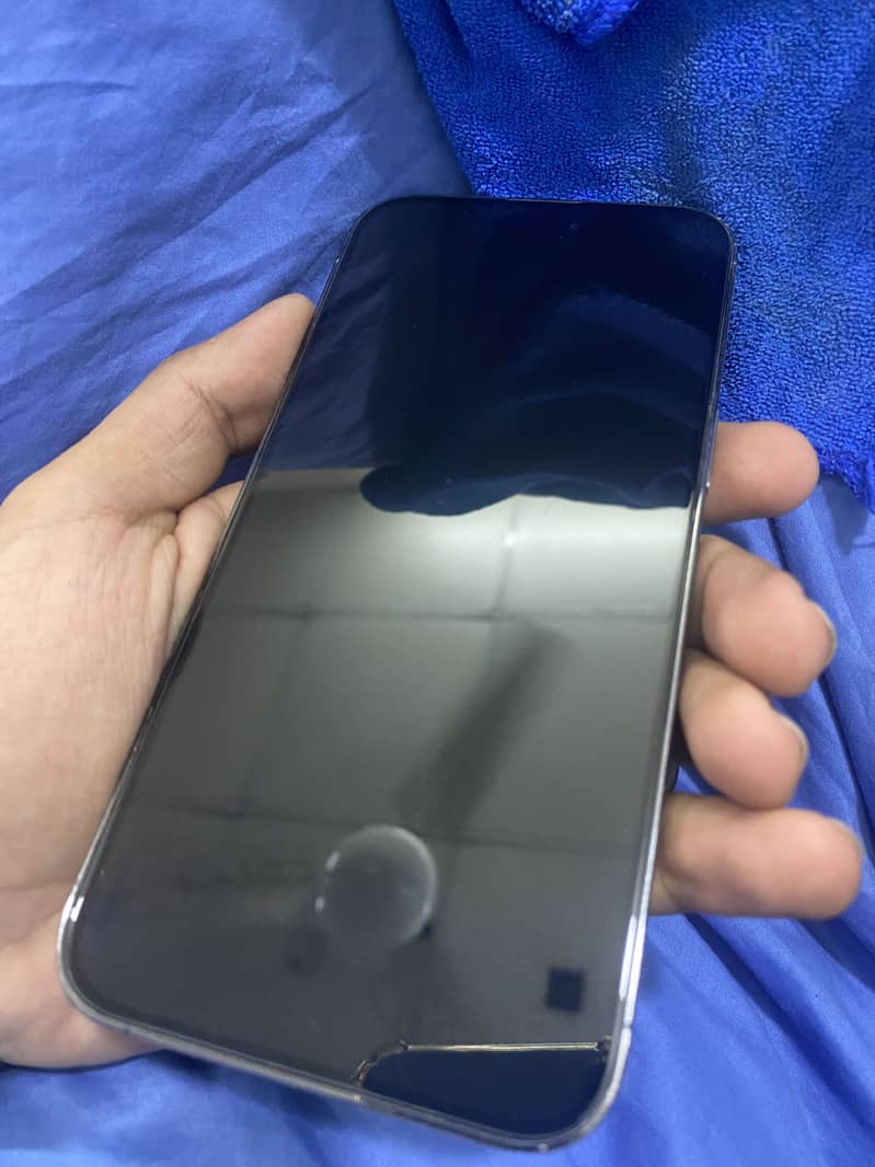 Apple iPhone 14 Pro Max 1