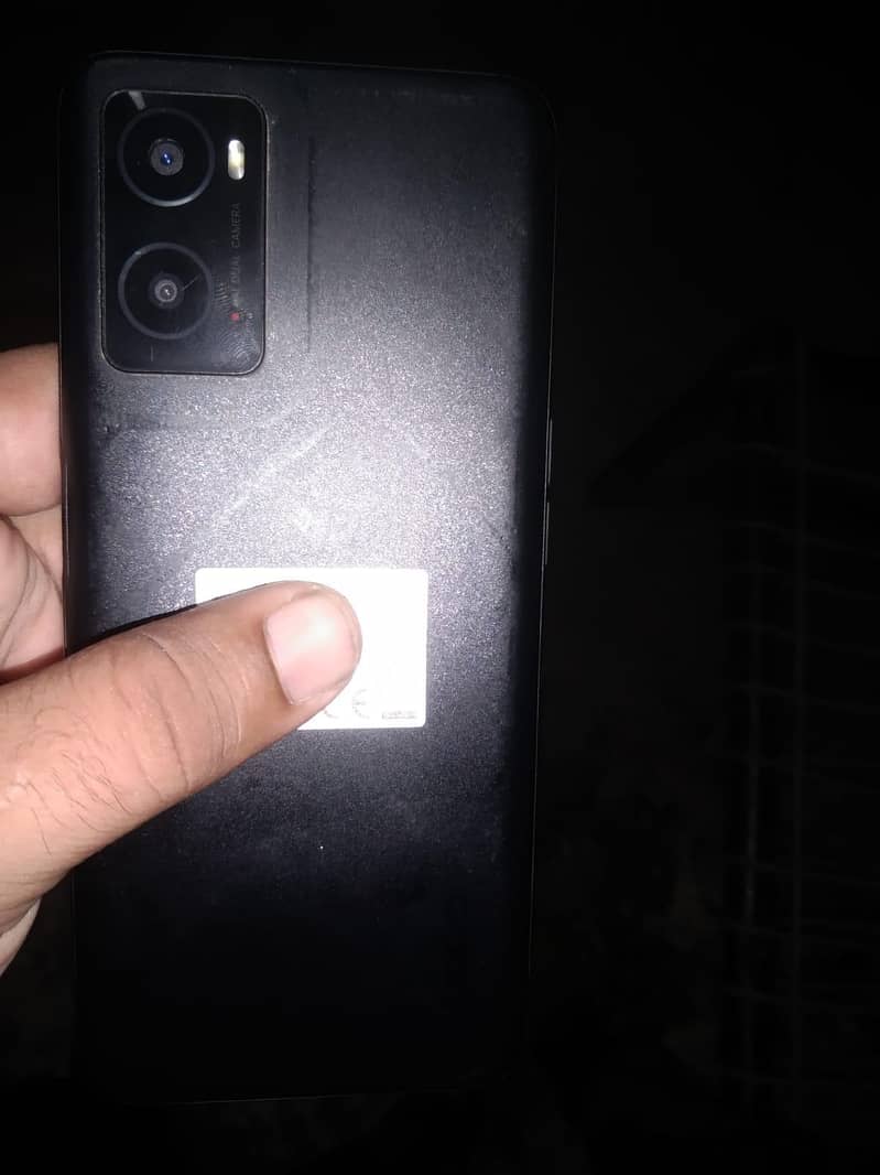 OPPO A76 0