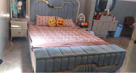 Complete Wodewn Bed | Dressing ,Side Table | Almirah