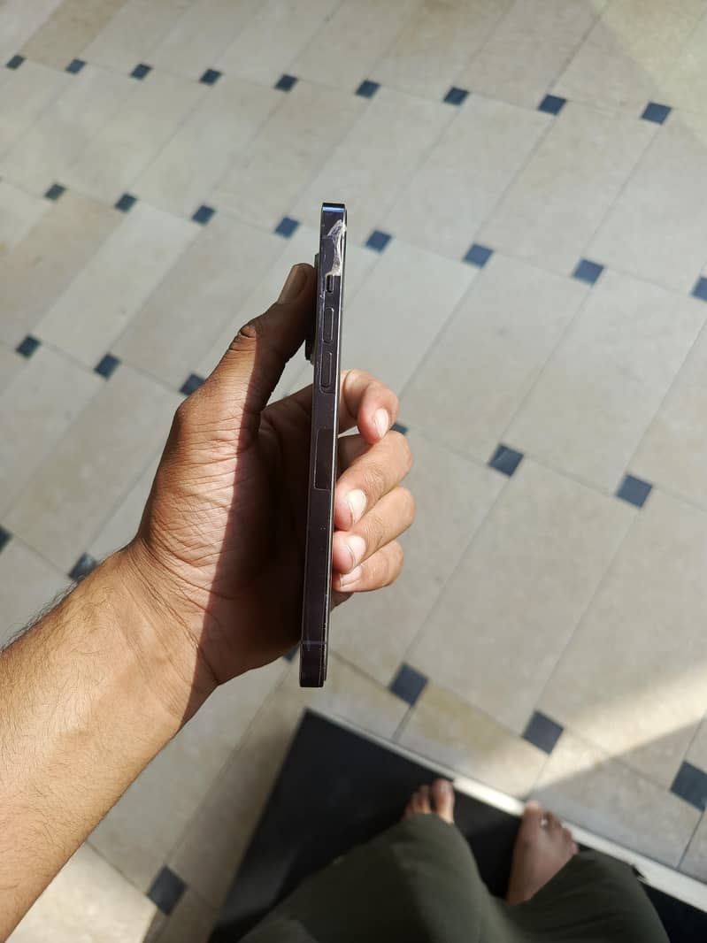 Apple iPhone 14 Pro Max 4