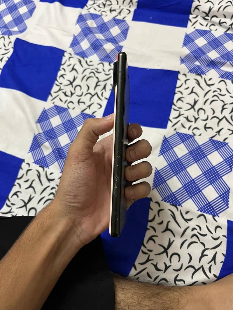Google Pixel 6 4