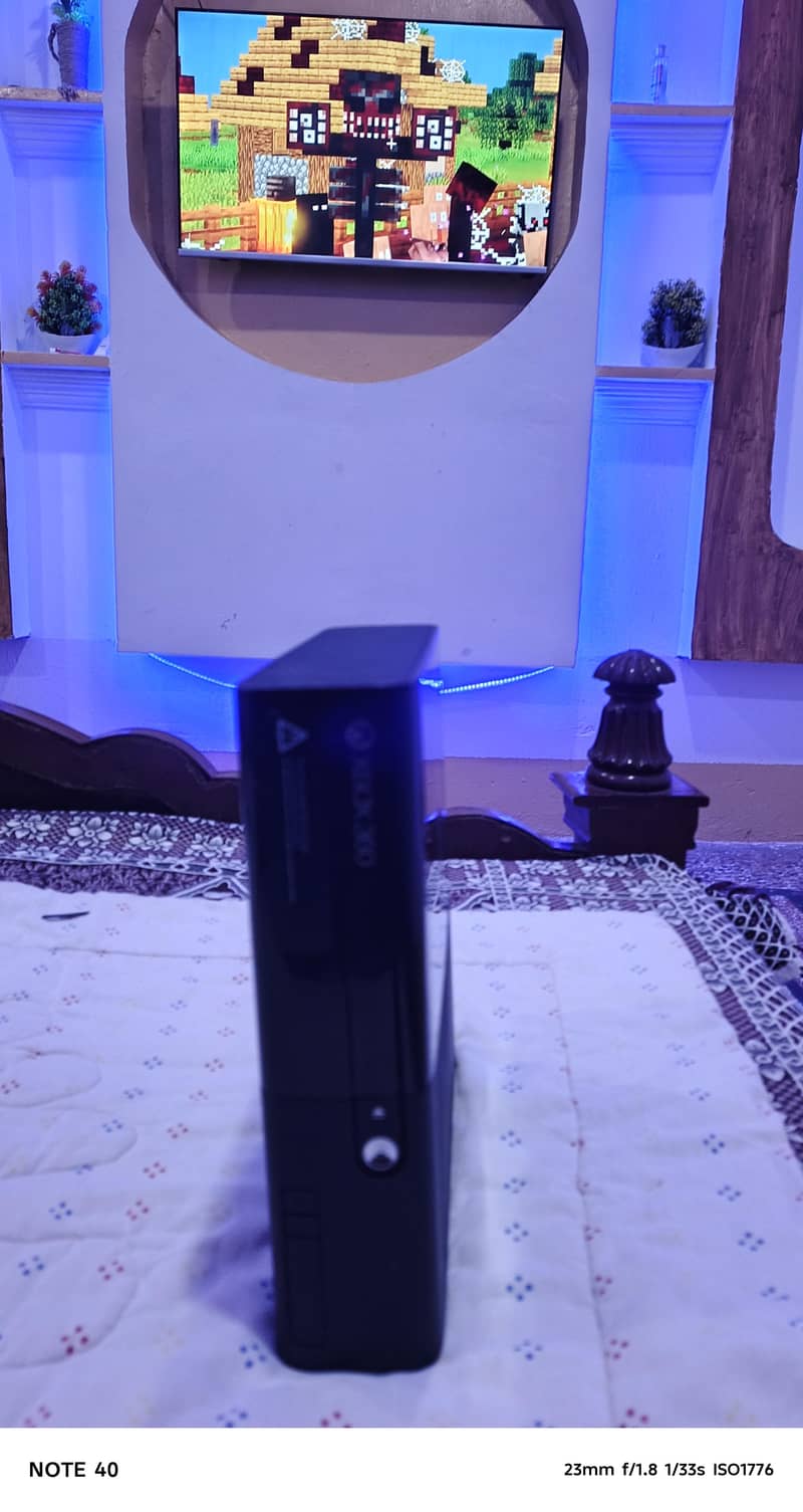 X BOX 360 E SLIM MODEL 2