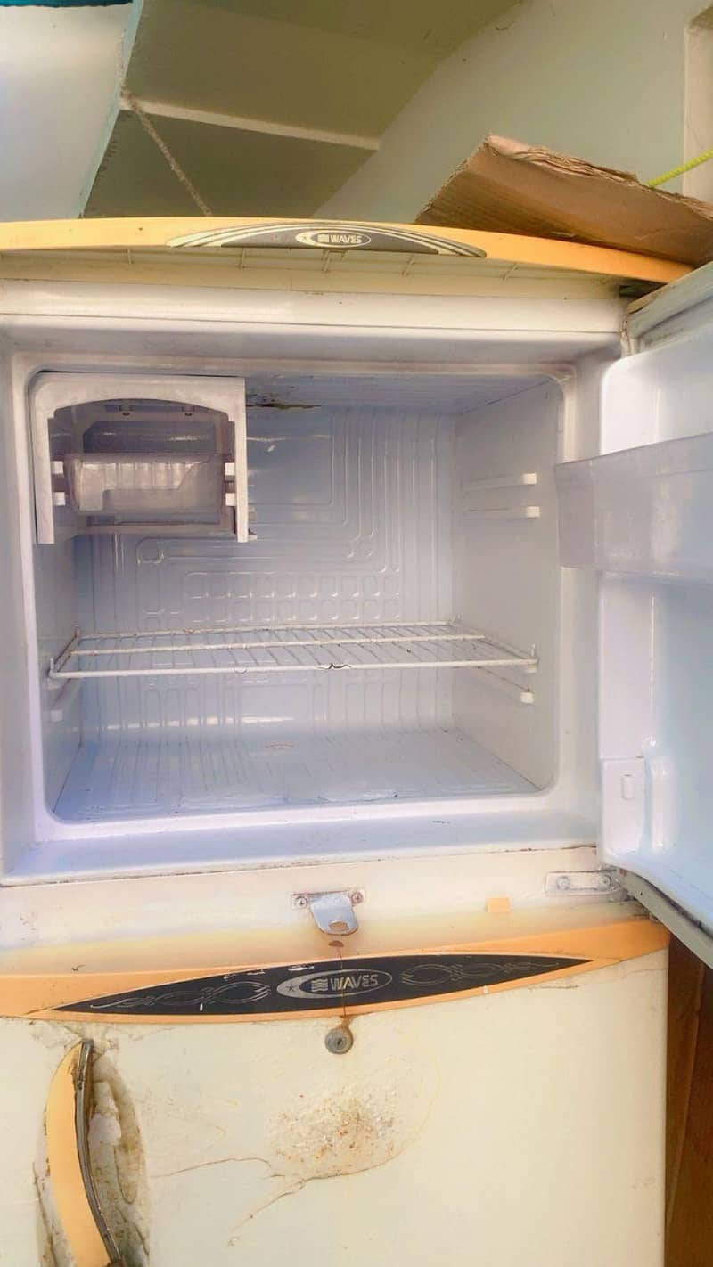 full size working fridge 2