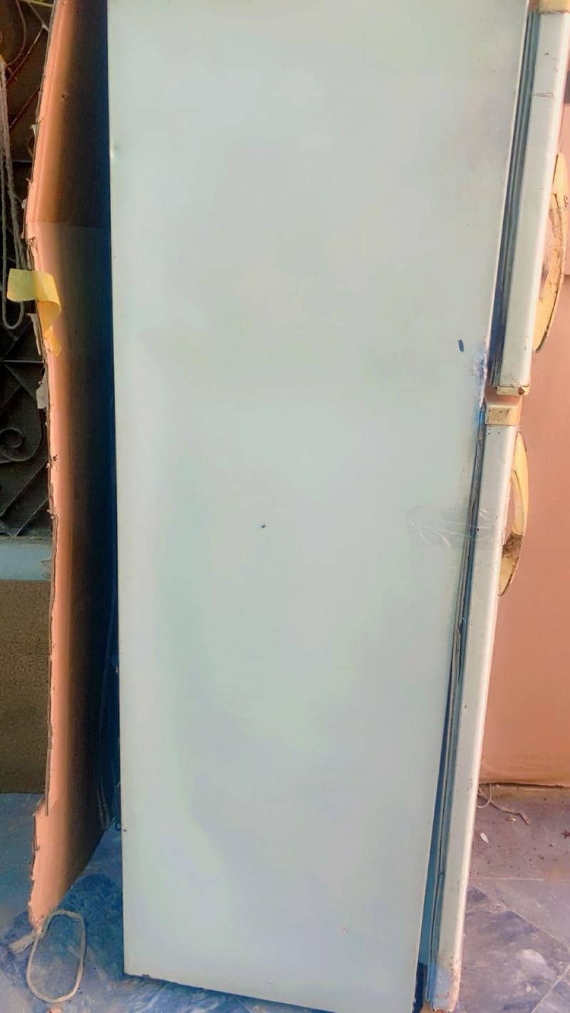 full size working fridge 3