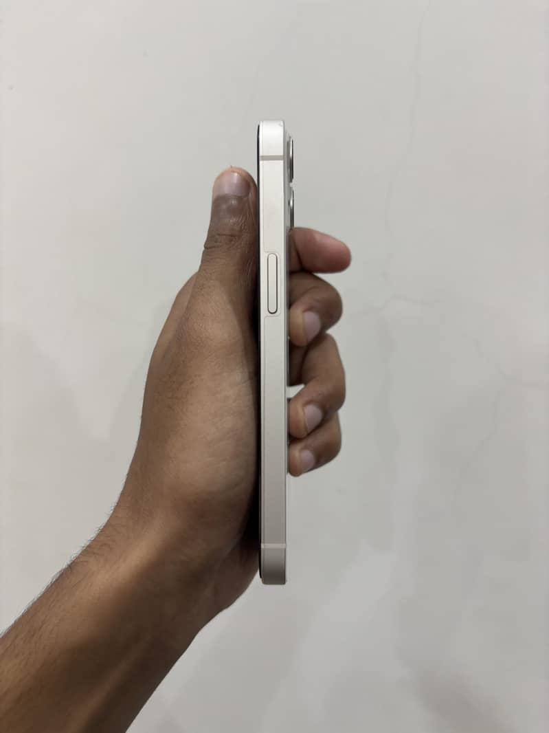 Apple iPhone 13 2