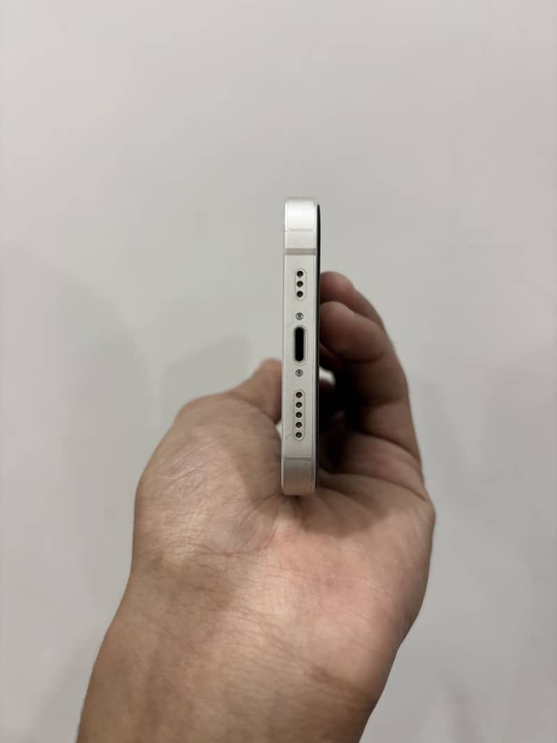 Apple iPhone 13 3