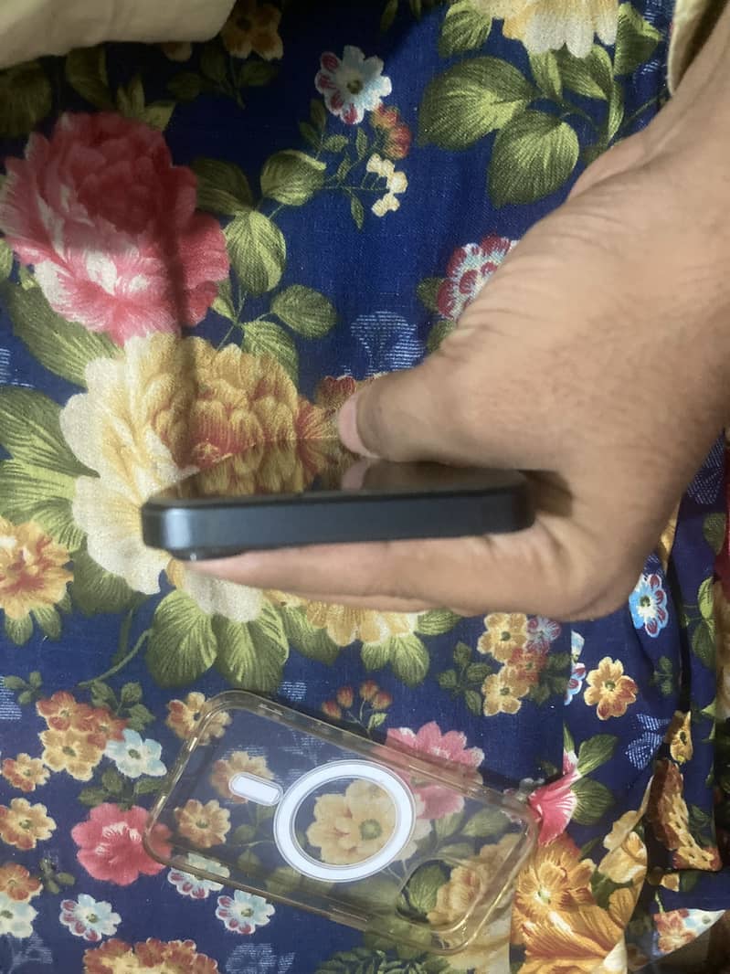 Apple iPhone 13 mdm 4