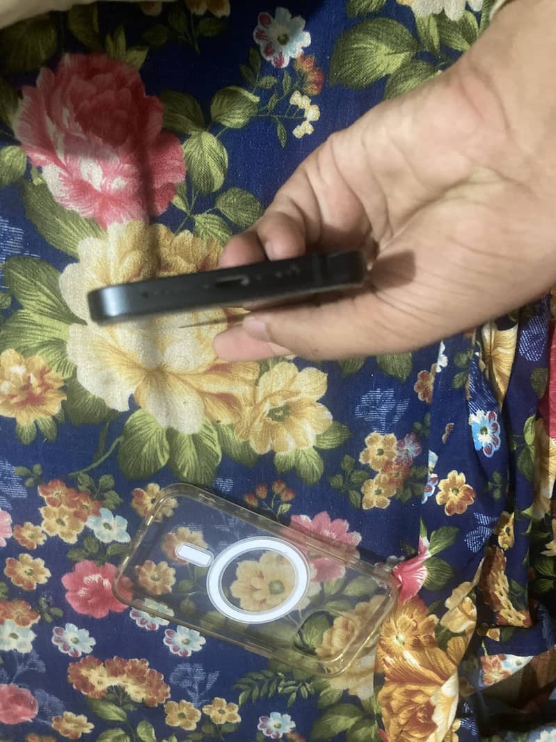 Apple iPhone 13 mdm 5