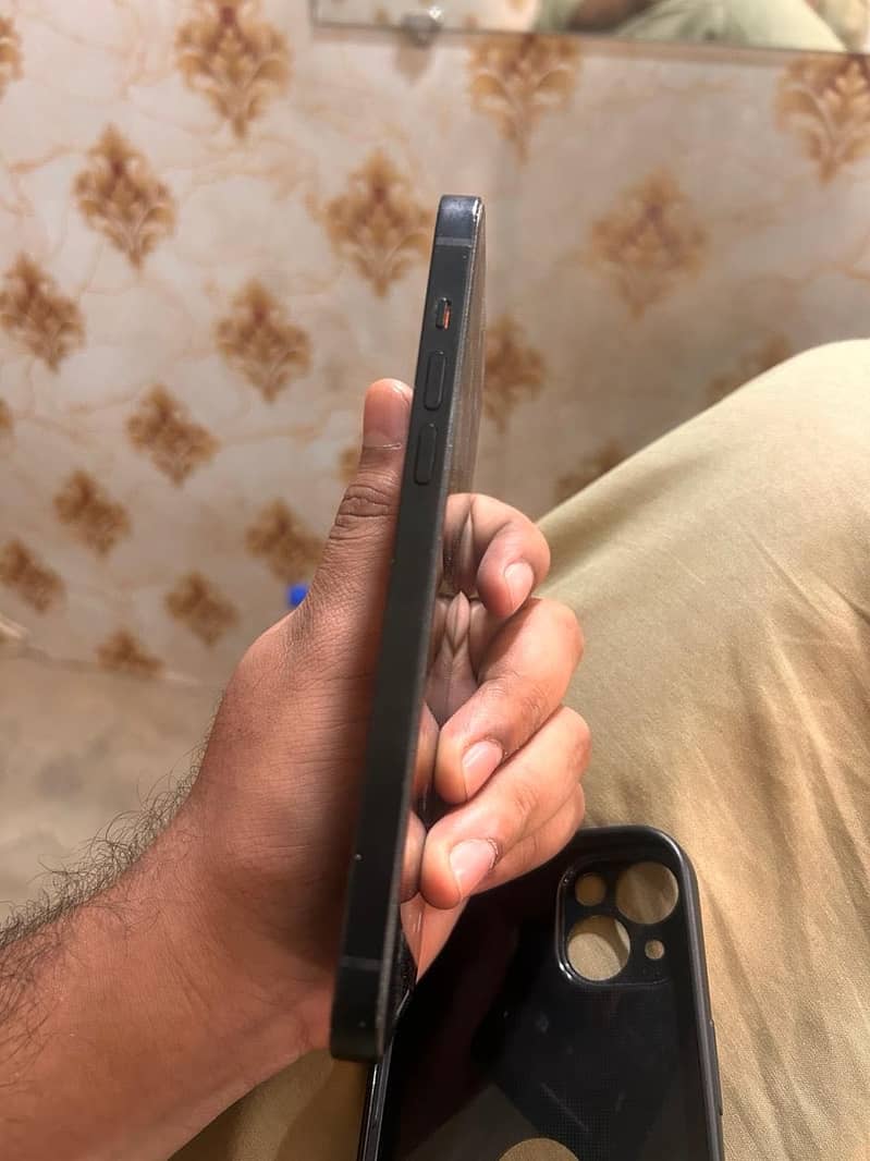 Apple iPhone 14 plus 0