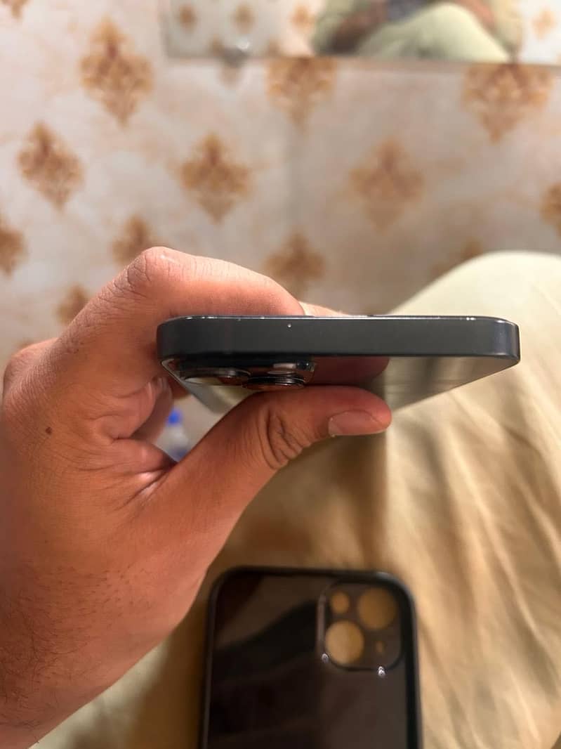 Apple iPhone 14 plus 4