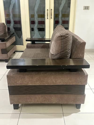 Brown Sofa Set for Sale – Elegant Design