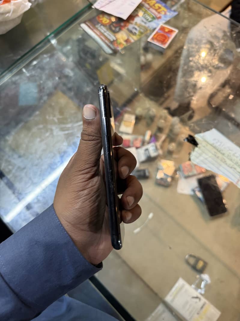 Apple iPhone X 2