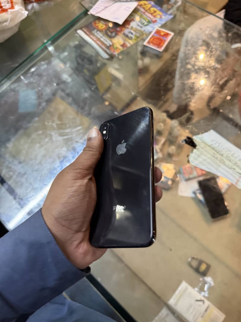Apple iPhone X 4