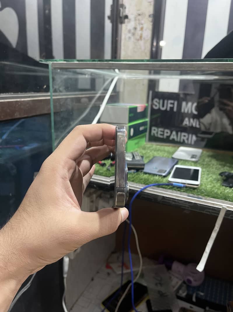 Apple iPhone 13 Pro 0