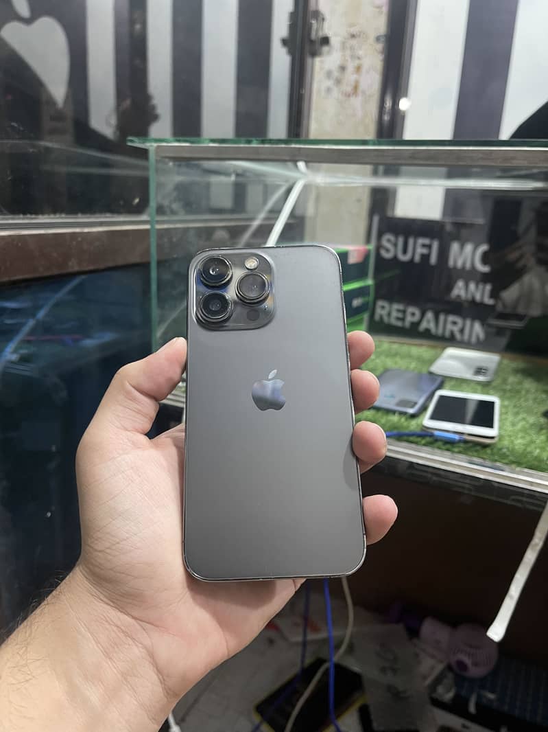 Apple iPhone 13 Pro 1
