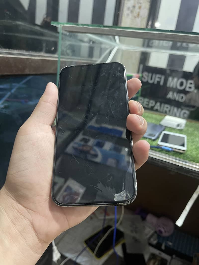 Apple iPhone 13 Pro 3