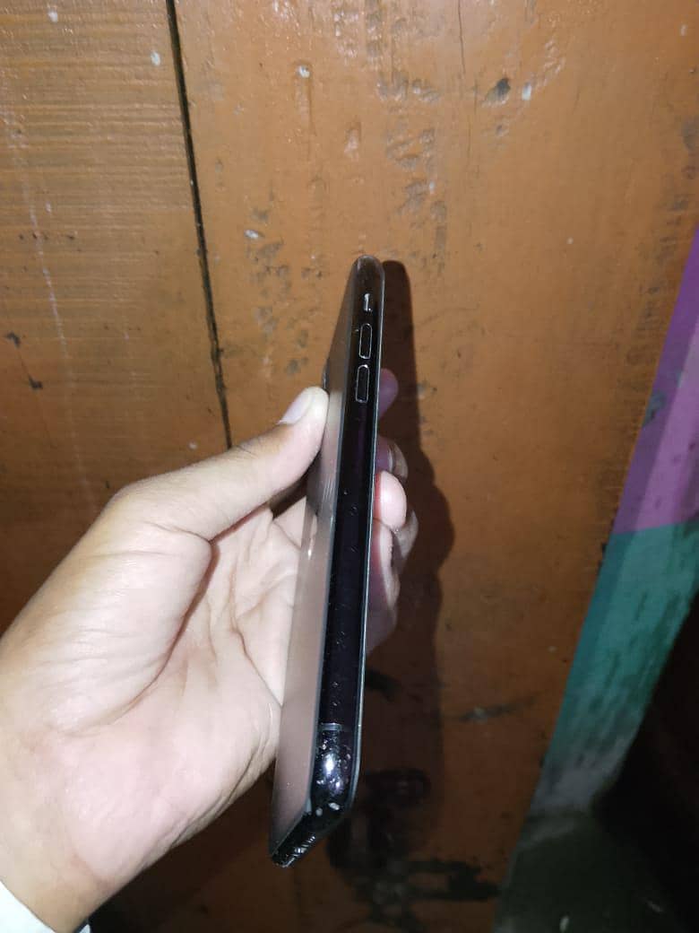 Apple iPhone 11 Pro 0