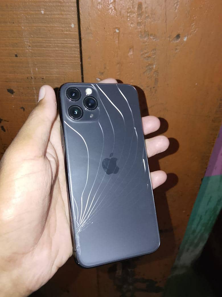 Apple iPhone 11 Pro 4