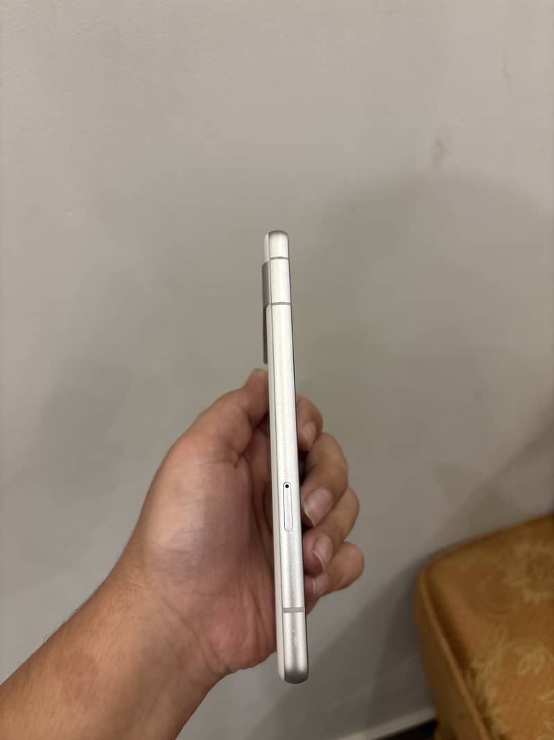 Google Pixel 7a 4