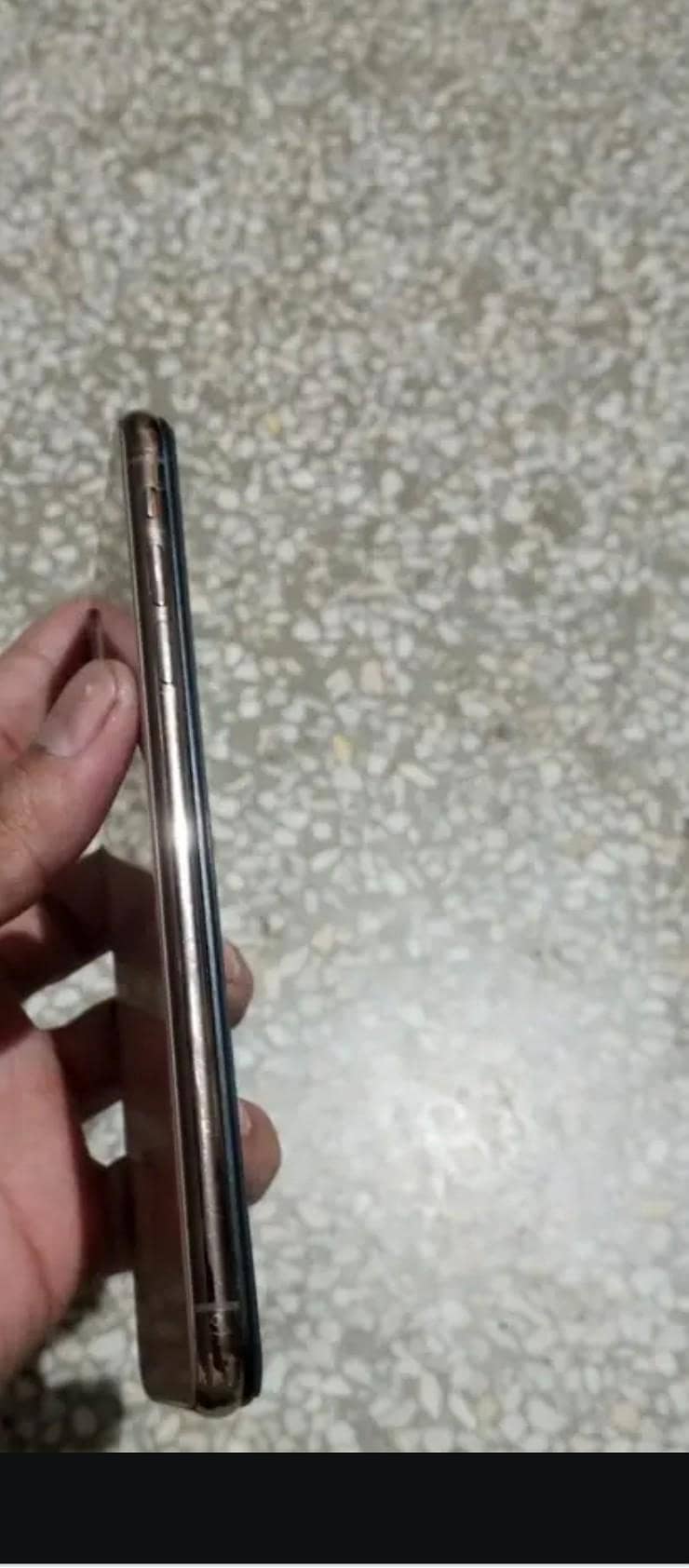 Apple iPhone XS Max 1