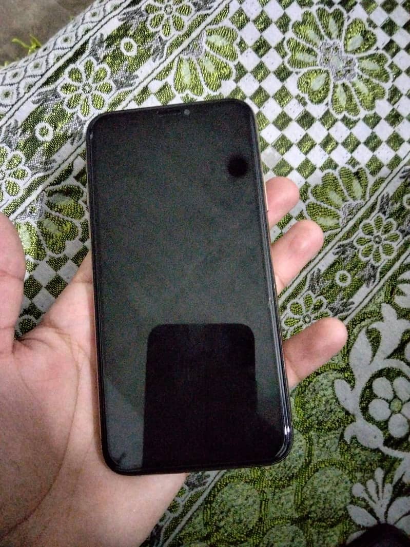 Apple iPhone XS 1
