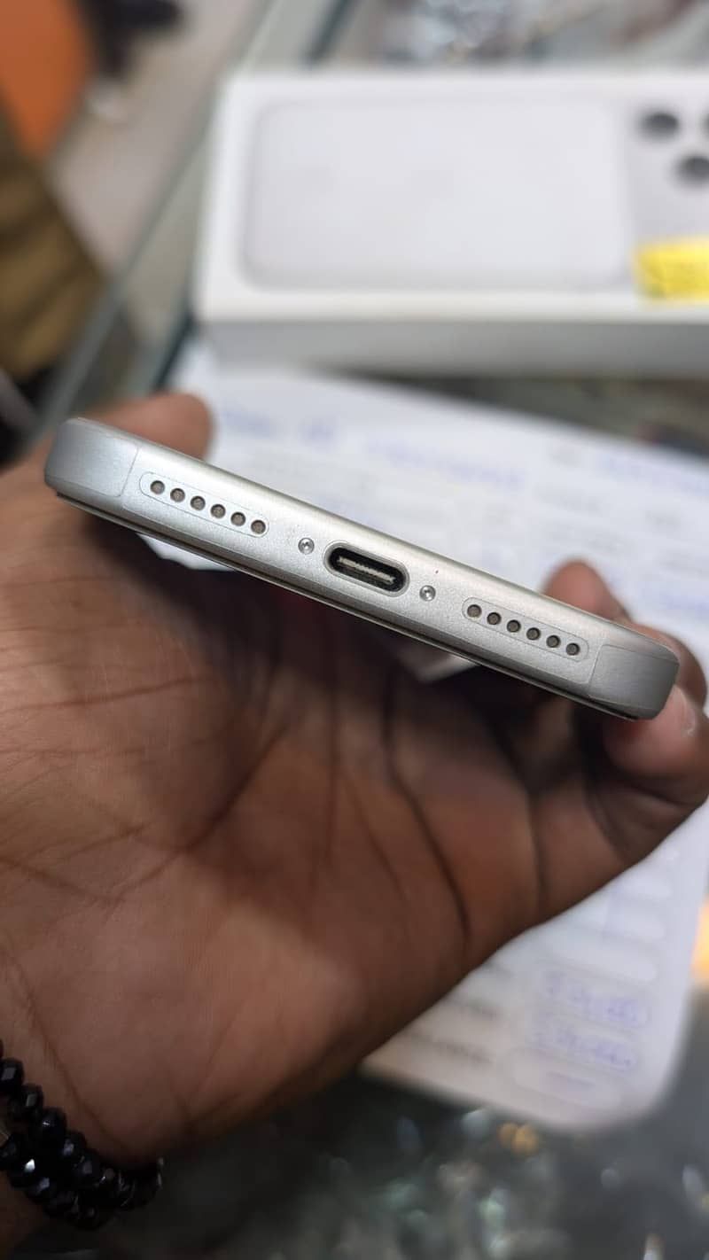Apple iPhone 17 Pro Max 3