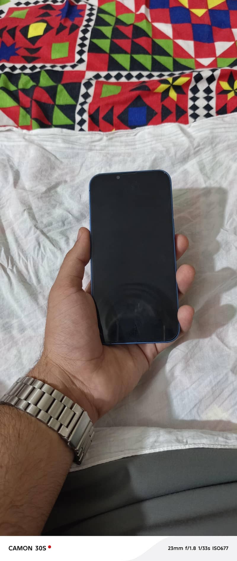 iPhone 13 0