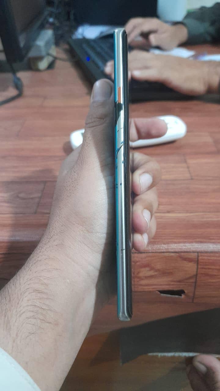 Tecno CAMON 40 Pro 3