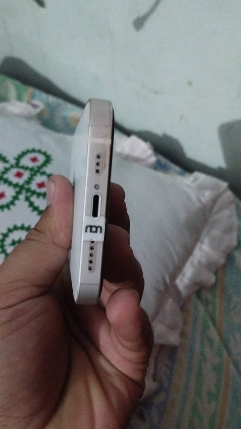 Apple iPhone 13 3