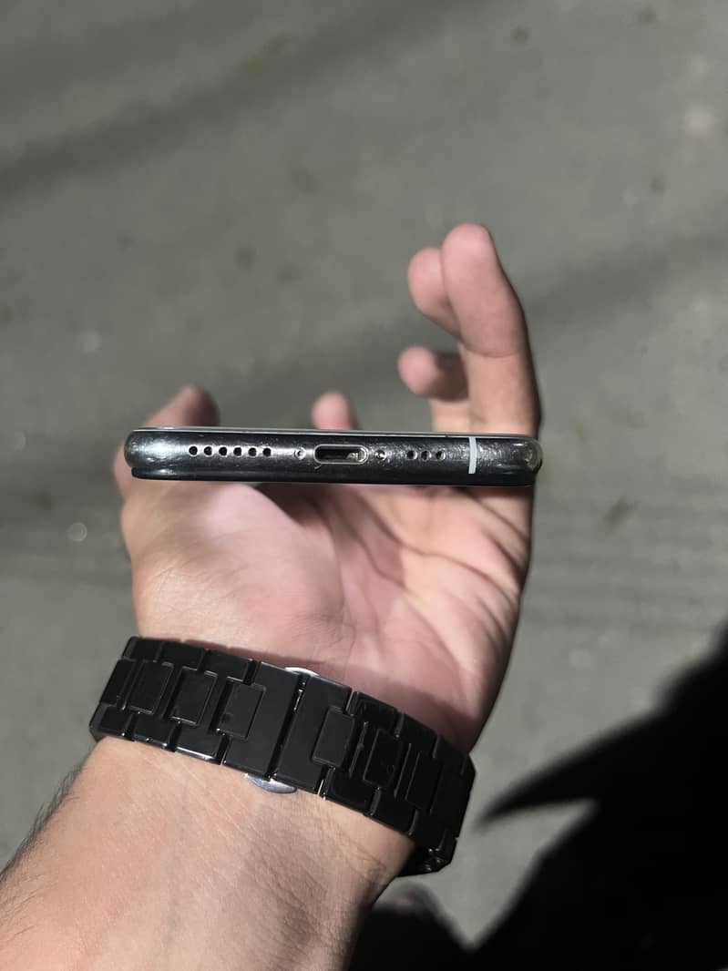 Apple iPhone XS 1