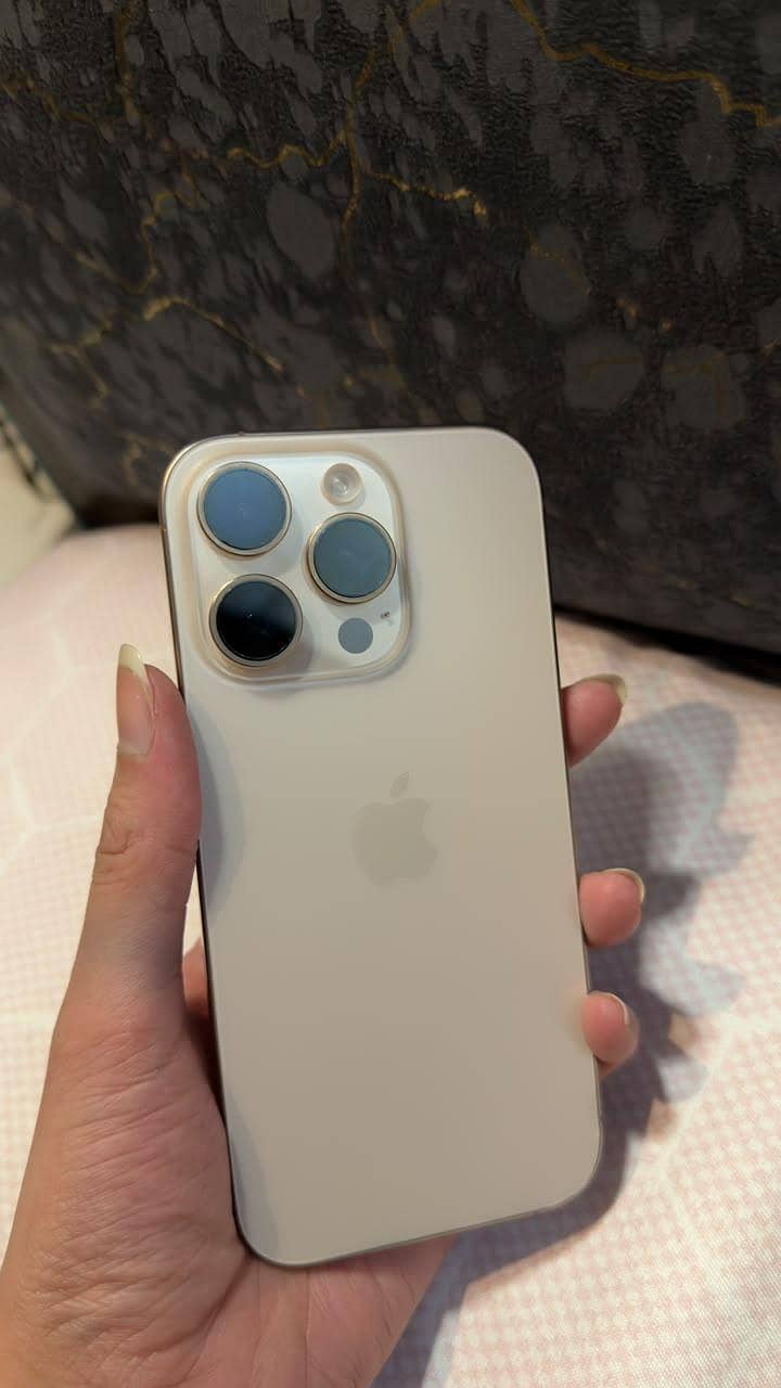 Apple iPhone 16 Pro 1