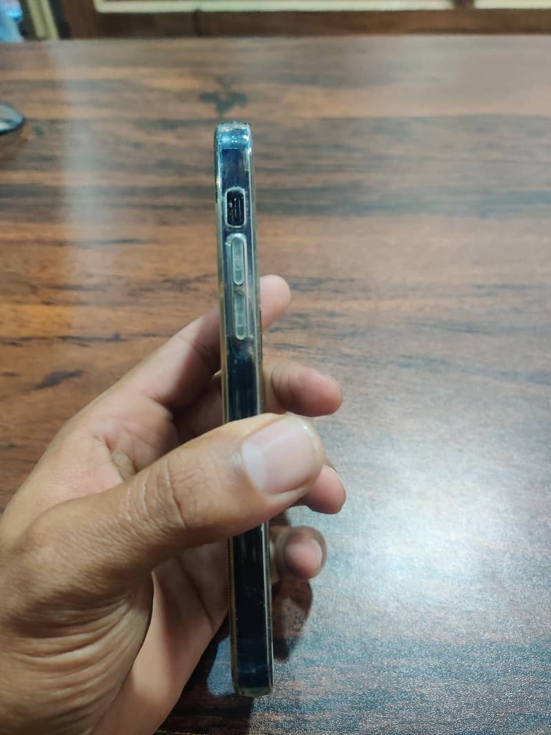 Apple iPhone 12 2
