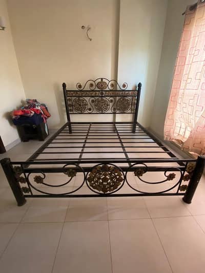 King size Iron bed