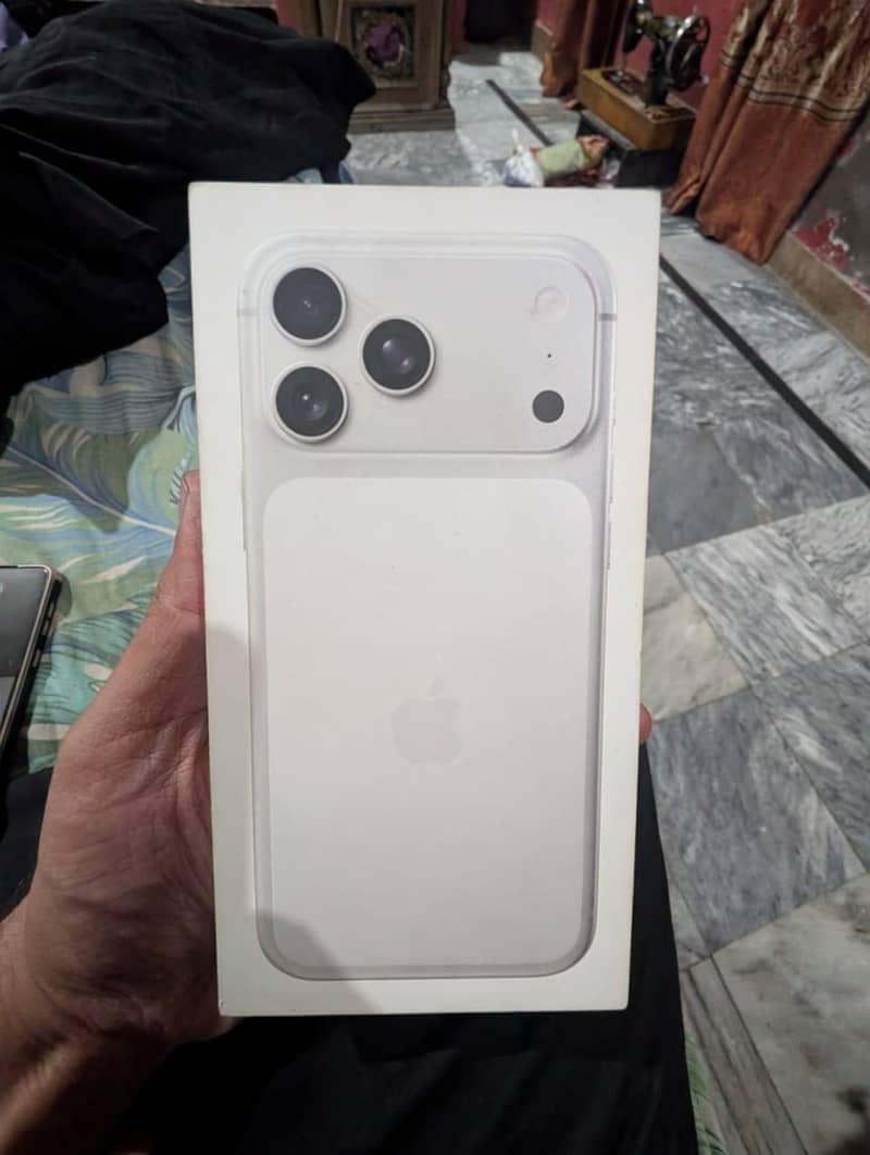 Apple iPhone 17 Pro Max 0
