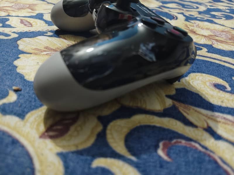 Wireless/Bluetooth controllers 7