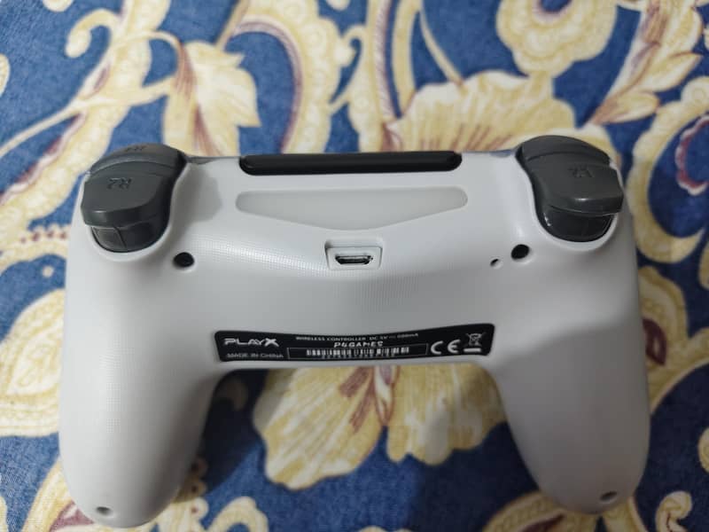 Wireless/Bluetooth controllers 10